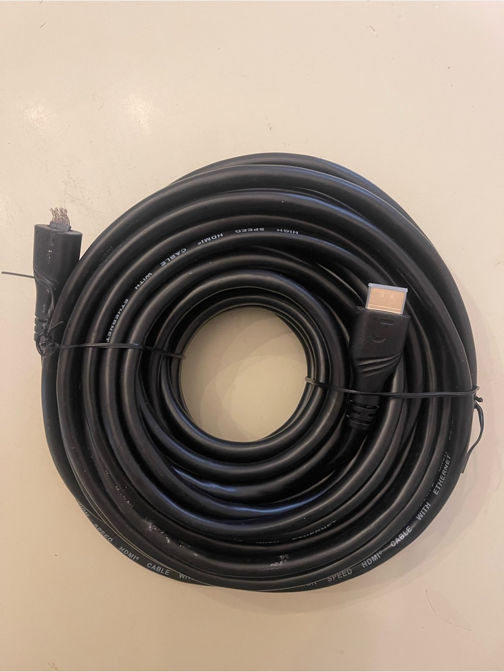 “ DAMAGED “ Utilitech HDMI cable extends 50 feet